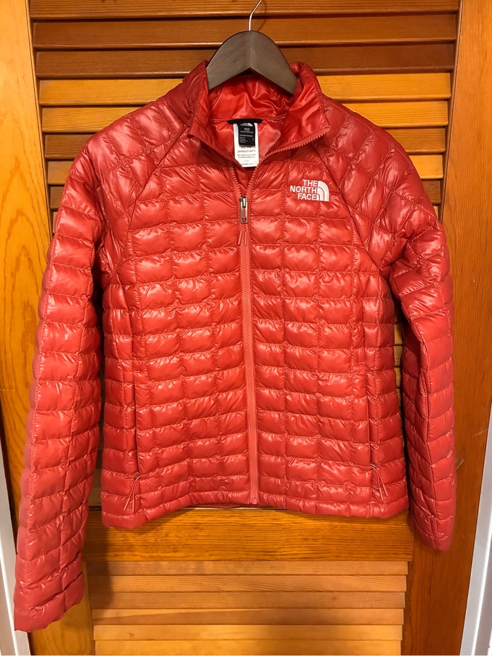 North Face Women’s ThermoBall Puffer Jacket Coat Light Weight, mars dust- size S